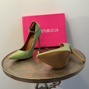 SHOE REPUBLICA Leon Pumps (GREEN)